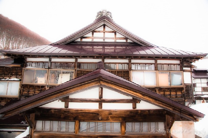 A closeup of the architectural detail.
