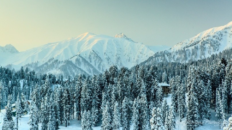 Looking south past the main Gulmarg range to Sunrise peak.